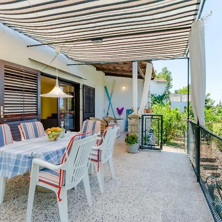 Beba Milna (Brac)